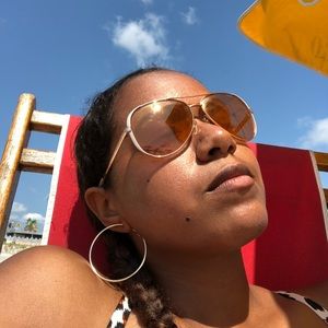 Meet your Posher, Latoya